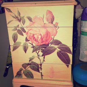 Jewelry box